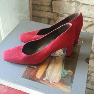 Suede pumps, perfect condition. Priced to sell.