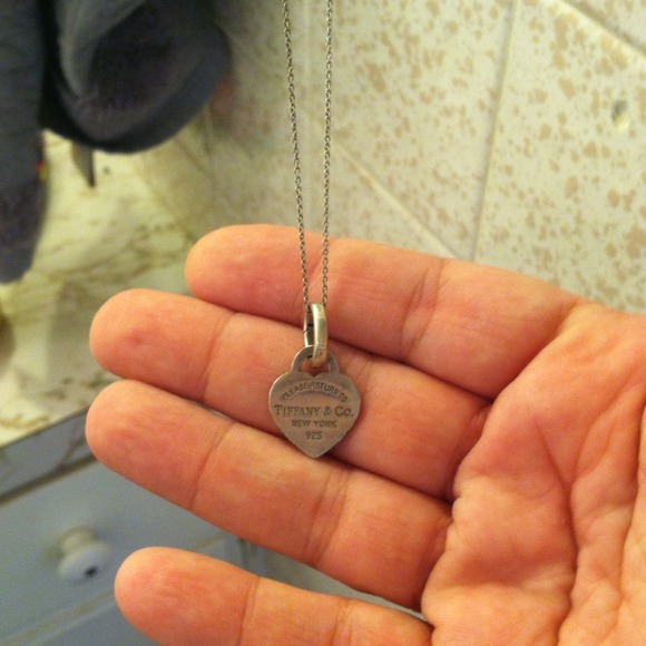 Authentic tiff and co necklace very cute