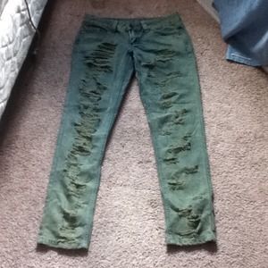 Very cute ripped jeans