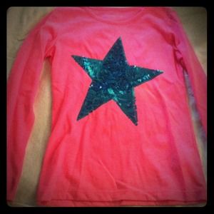 Med girls shirt never worn