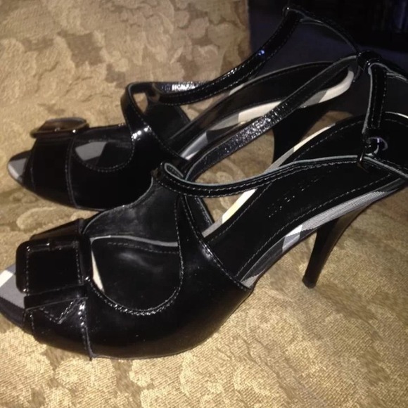 Burberry authentic nova check heels- plaid sz38 - Picture 2 of 4