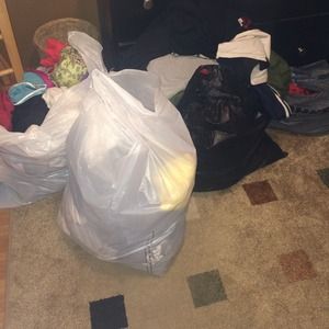 Shirts (s-m)/ Jeans (3-7)/ Bras 34C