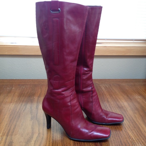 TODAY ONLY ❄️RED LEATHER BOOTS