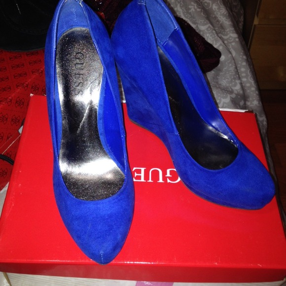 Guess wedges size 7 but fits 6.5