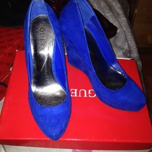 Guess wedges size 7 but fits 6.5