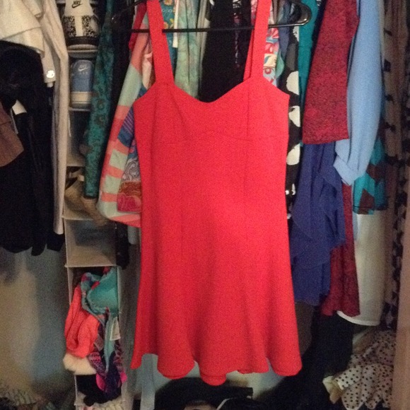 *sold to consignment* Red skater dress💋