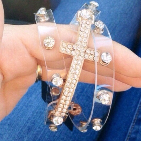 Jewelry - Cross bracelet
