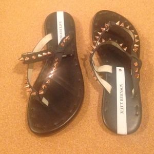 Black and rose gold sandal