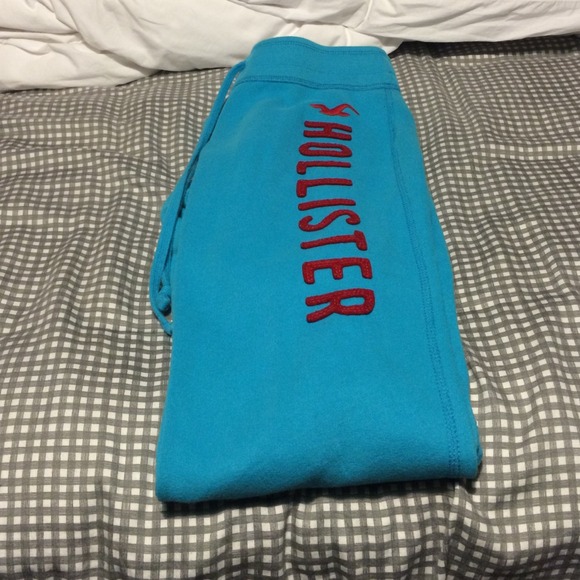 Hollister sweats