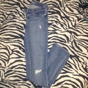 Light wash american eagle jeans