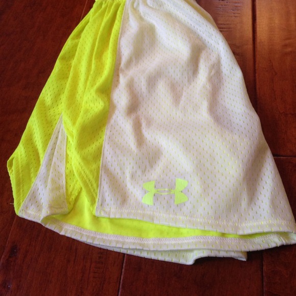 Neon and white under armor shorts - Picture 2 of 3