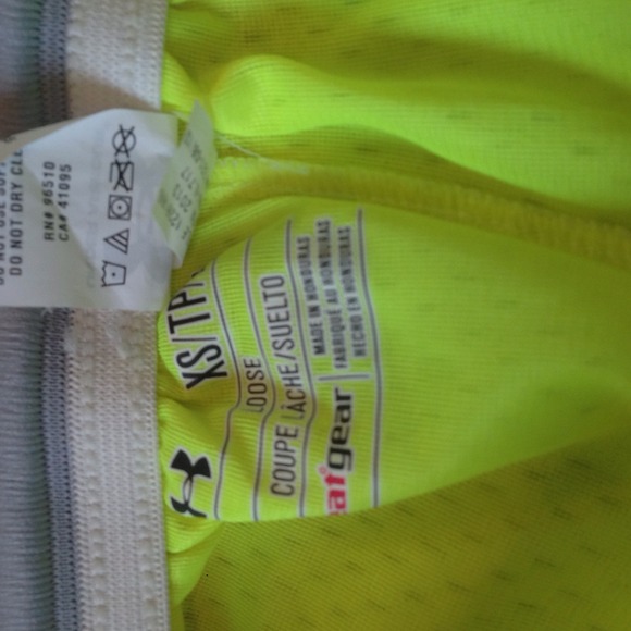 Neon and white under armor shorts - Picture 3 of 3