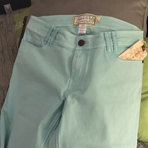 Great colored jeans / 5 pocket styling