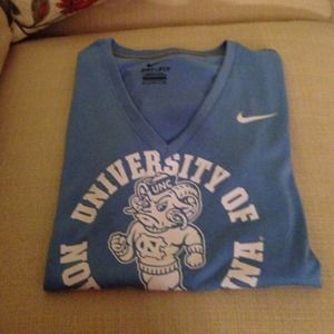 Tarheels Nike dry fit v neck tee shirt