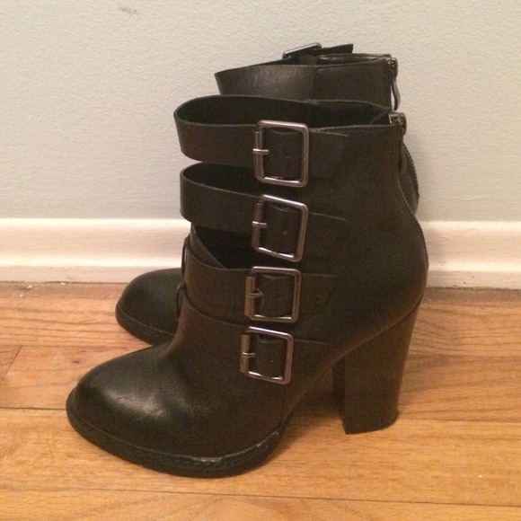 SOLD - Picture 3 of 4