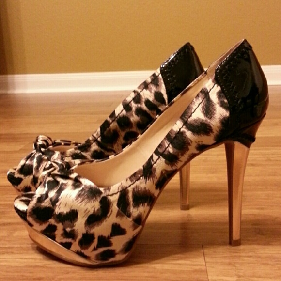 New Gianni Bini leopard print heel in US8.