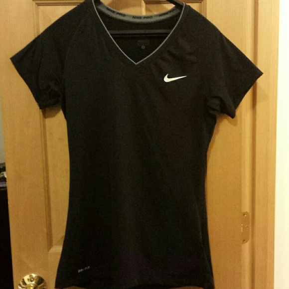 Black nike dry fit Vneck tee