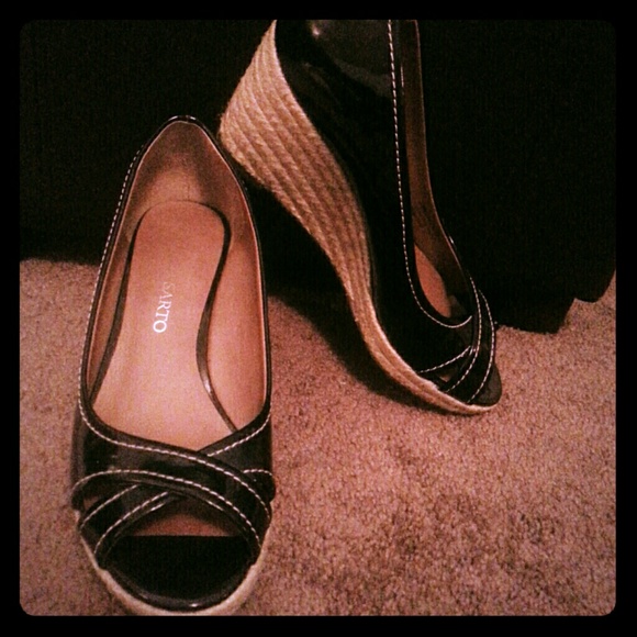 Franco Sarto Peep Toe wedge sandal