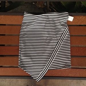 Asymmetrical Striped bodycon skirt