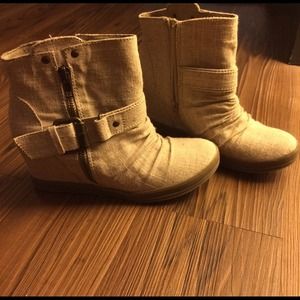 New beige wedge buckle booties