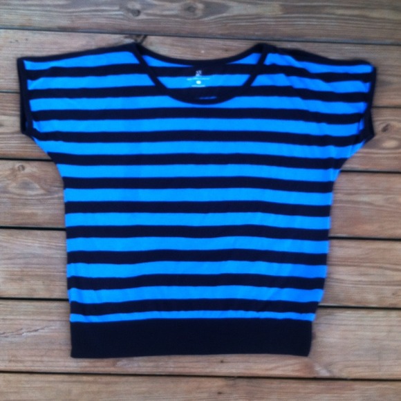 Blue & Navy Striped Top 💙