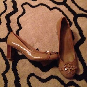 Tory burch nude heels