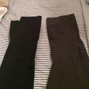 2 pairs of spanx leggings black and charcoal