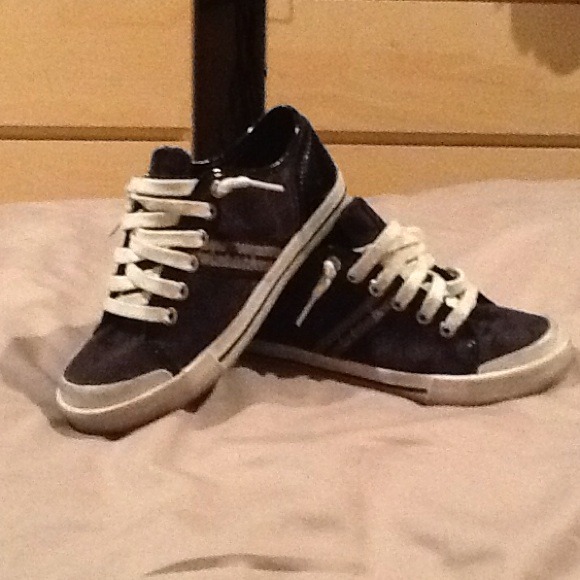 Coach folly sneaker black size 5b