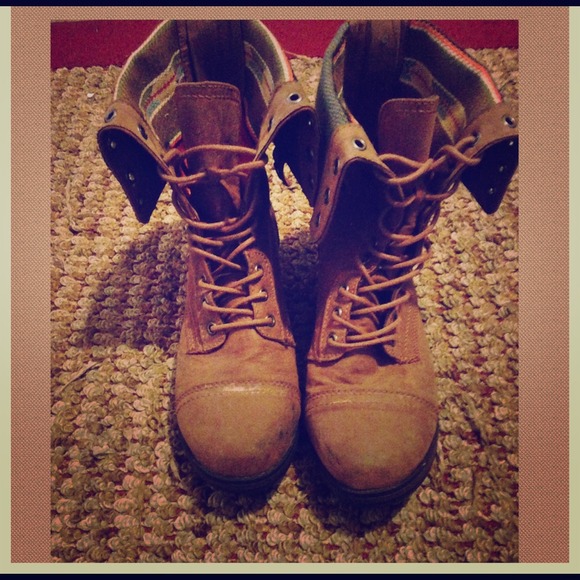 🎉SALE!🎉 brown boots