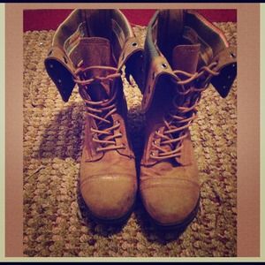 🎉SALE!🎉 brown boots