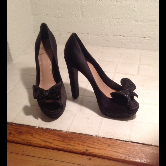 Vince Camuto rhinestone heels with bow!