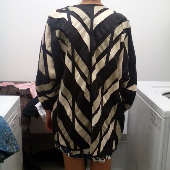 Unique vintage layered coat - Picture 2 of 3