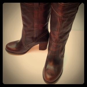 ★ Brown Leather Timberland Boots (Size 7) ★