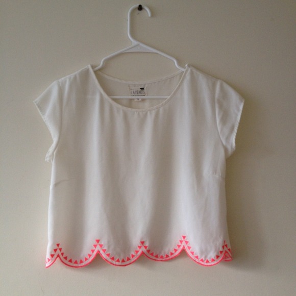 LA HEARTS crop top