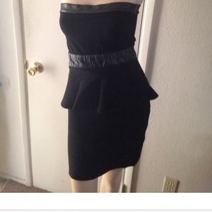 BEBE Strapless  Peplum Mini Black Dress Size M 👗