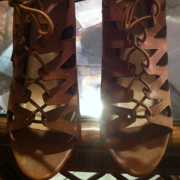 Camel Sandal Wedges! A must Have. Great Condition!