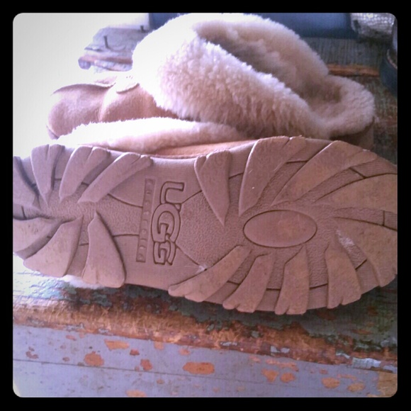 Ugg slippers size 7
