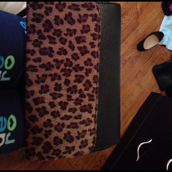 Leopard oversized clutch