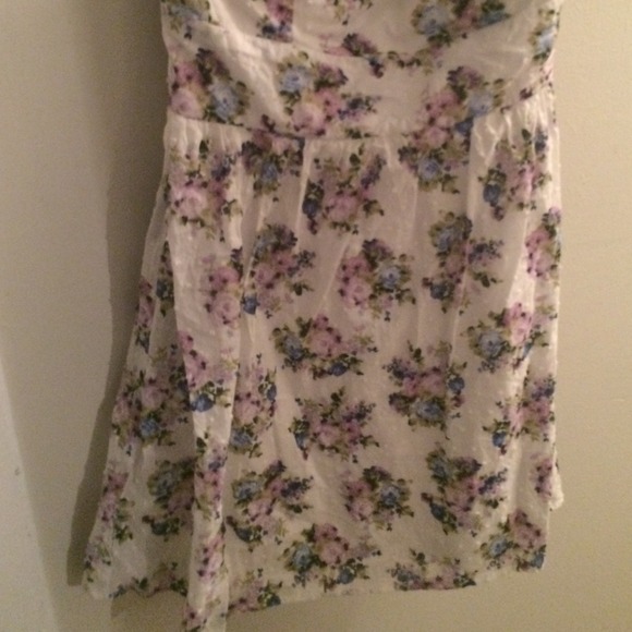 Dress - Picture 3 of 4