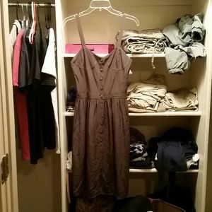 Comfortable dress with buttons!