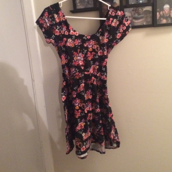 Dress - Picture 2 of 2