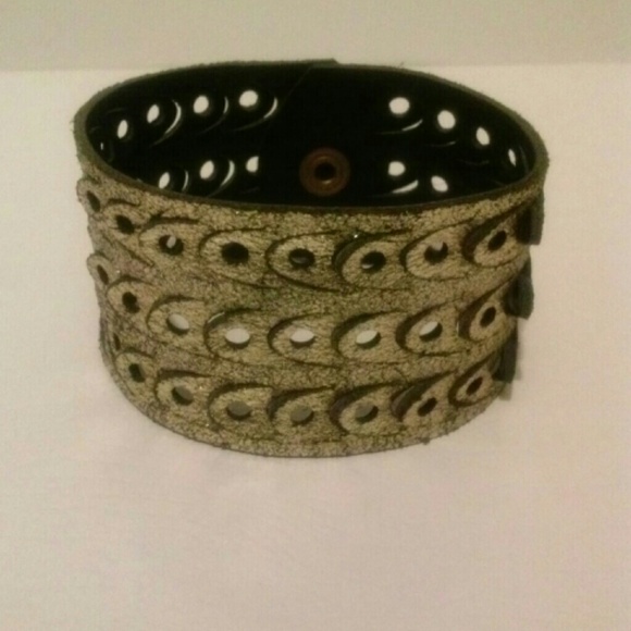 BLACK METALLIC LEATHER CUFF BRACELET (Reversible )
