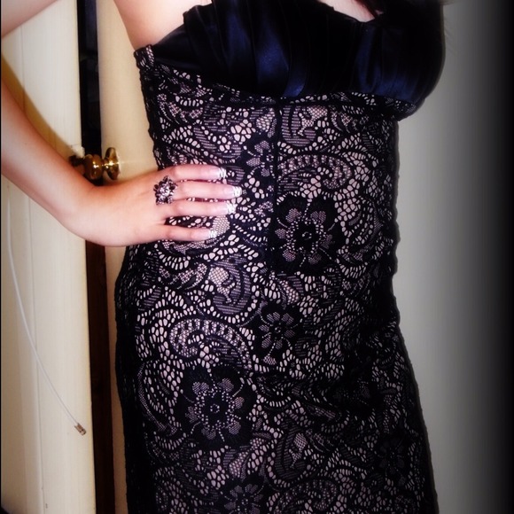 Black lil dress with tan lining - Picture 2 of 2