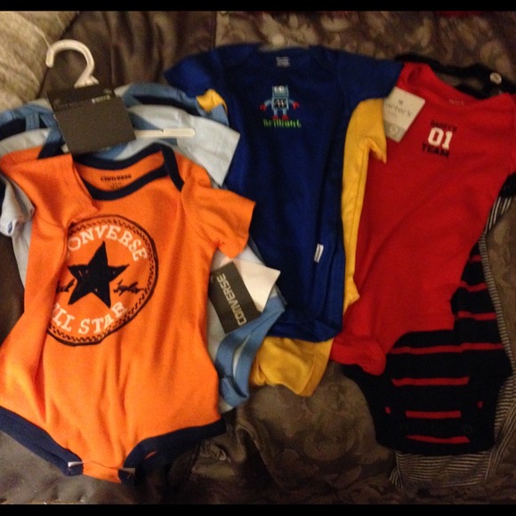 8 onesies ⛔️SOLD⛔️