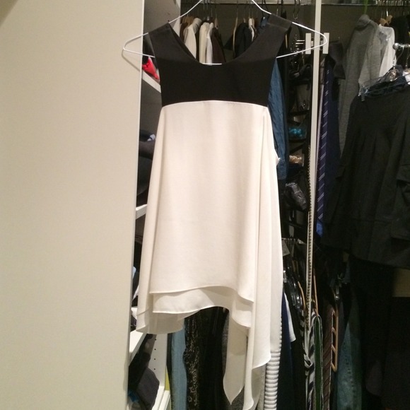 BCBG Flowey Black and White Blouse - Picture 2 of 4