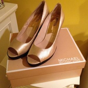 Michael Kors Lexi Mid Wedge (Metallic/Gold)