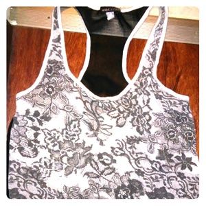 Racer back tank w. Lace inspired designs