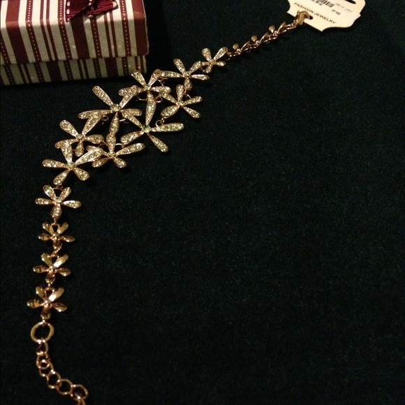 Flower bracelet