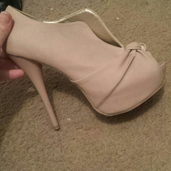 Heals - Picture 4 of 4