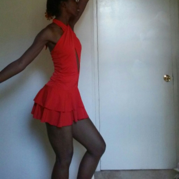 Red hot flirty, criss cross keyhole dress - Picture 2 of 9